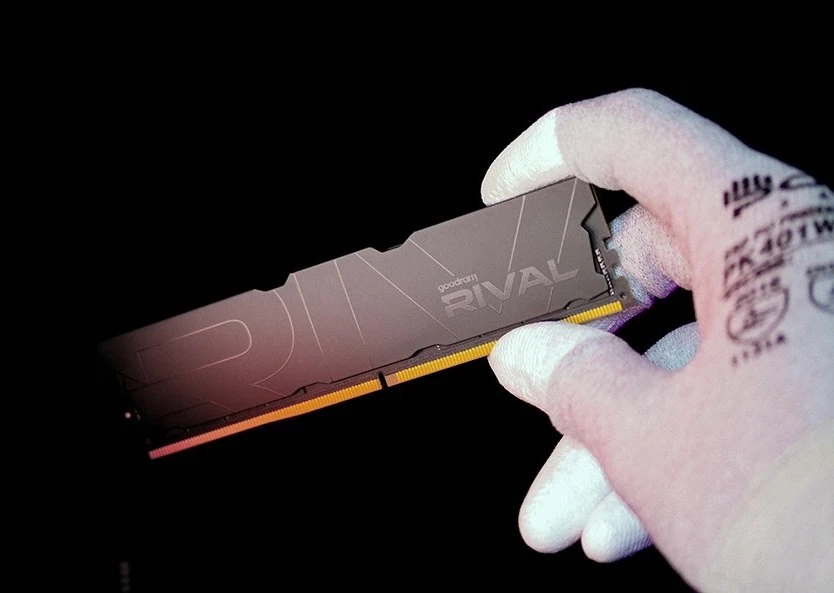 „Goodram“ *DDR4 Rival Deep Juodas 8GB(1* 8)/3600 CL18 atminties modulis 1 x 8 GB 3600 MT/s 288 kontaktų DIMM