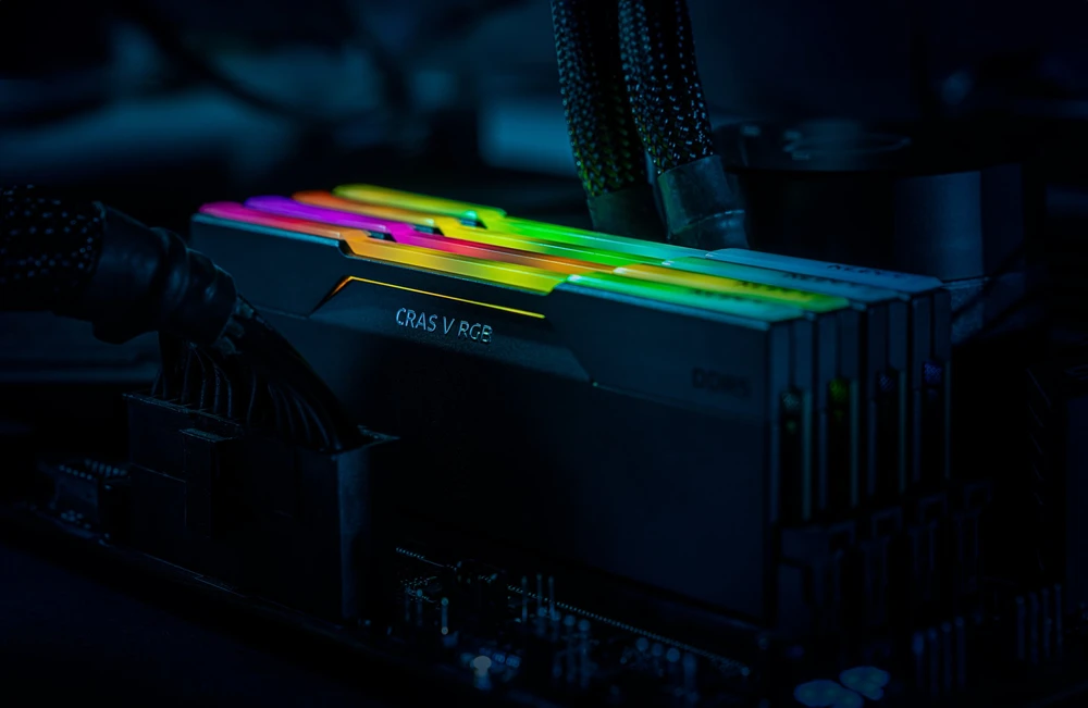 RAM Atmintis Klevv Cras V RGB moduł pamięci 32 GB 2 x 16 GB DDR5 6400 MT/s 288-pin DIMM (KD5AGUA80-64B300G)