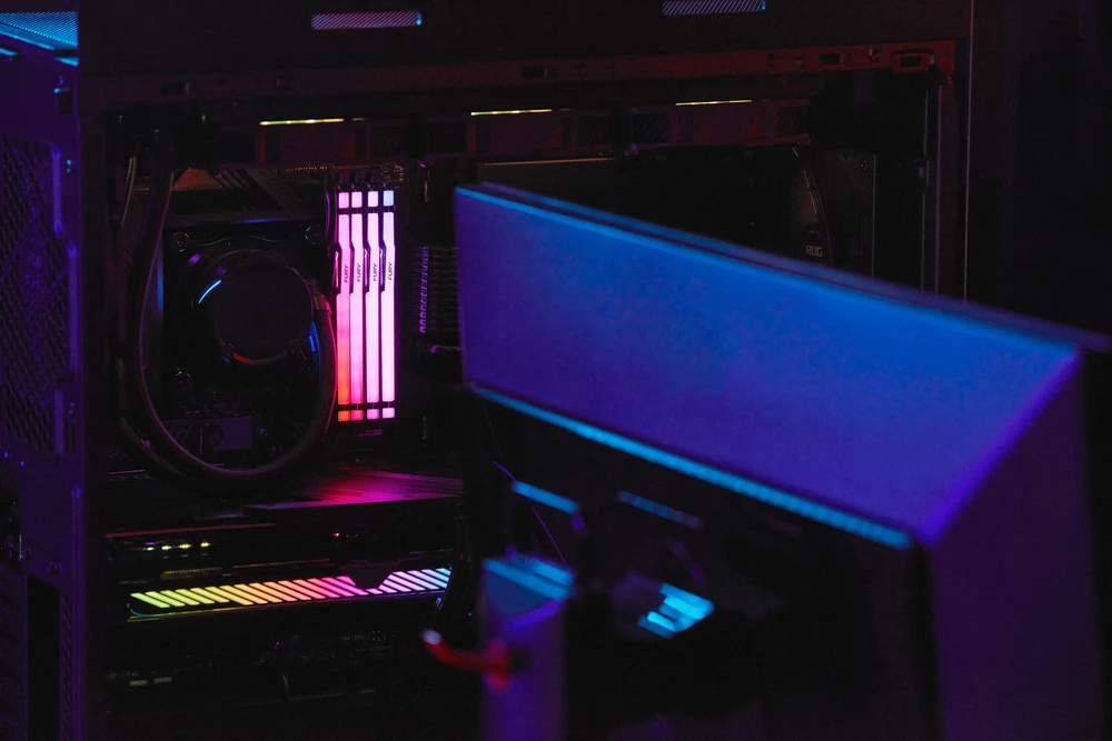 „Kingston Technology FURY Beast“ 128 GB 5600 MT/s DDR5 CL40 DIMM RGB atmintis
