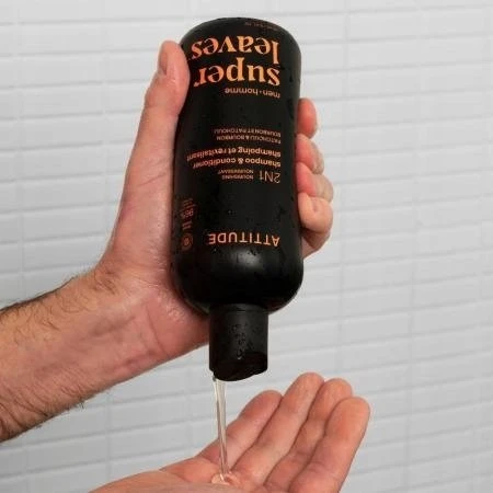 Attitude Vyriškas maitinamasis šampūnas ir kondicionierius 2in1 Super Leaves Patchouli & Bourbon (šampūnas ir kondicionierius) 415 ml