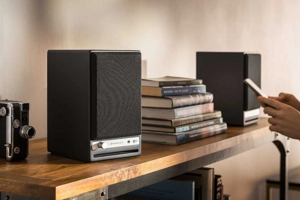 Kompiuterio kolonėlės AudioEngine HD4 BT Satin Juodas Koloninė - Aktyvios Bluetooth Kolonėlės APTX-HD