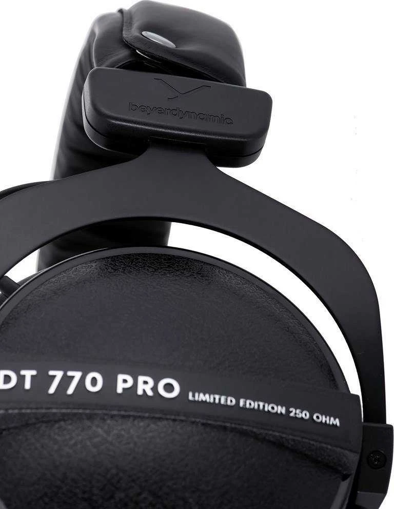 Beyerdynamic DT 770 PRO 250 OHM Juodas Limited Edition - closed studio ausinės