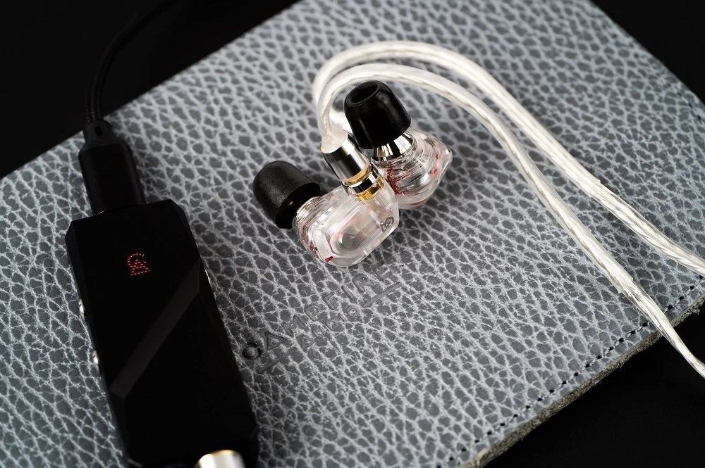 Campfire Audio ausinės Campfire Audio Iris – hibridinės IEM Hi-Fi 1BA+1DD
