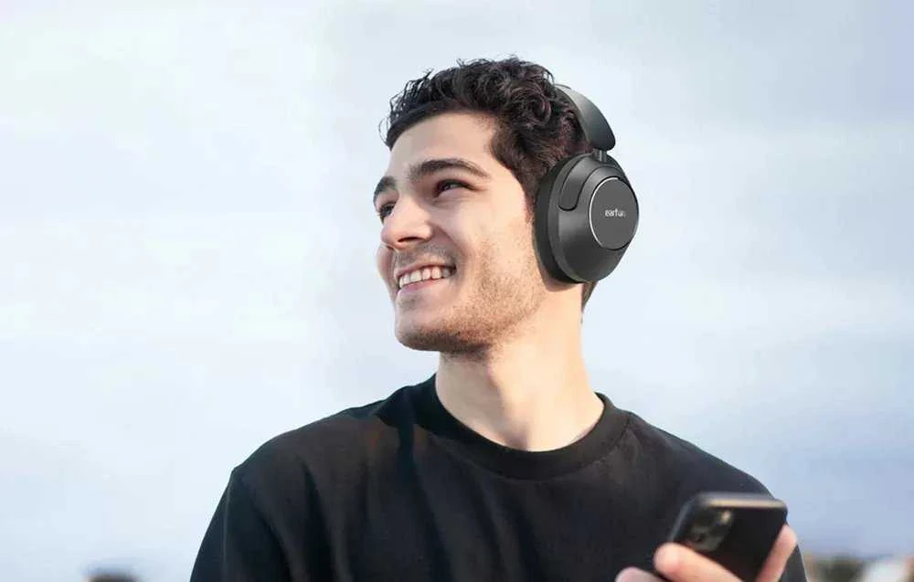 Belaidės ausinės EarFun WavePro - juodos