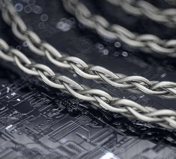 FiiO FF5 ausinių laidas - pintos tekstūros detalė