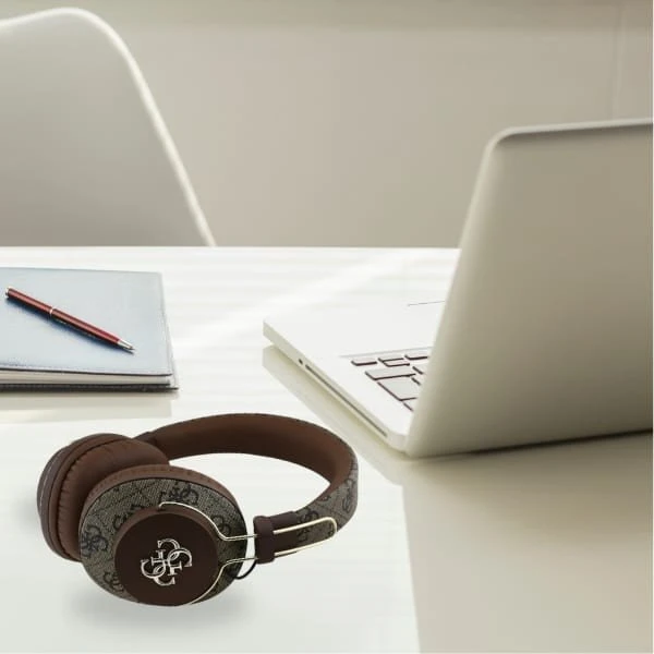 Guess PU 4G Metal Logo ENC belaidės ausinės rudos spalvos