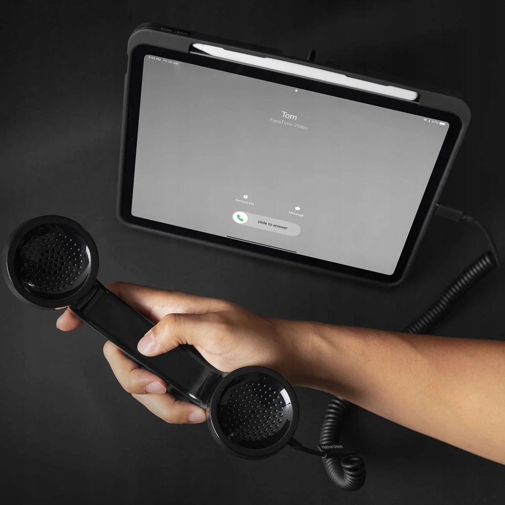 Ausinės „Native Union Pop Phone“ – USB-C telefono ragelis su funkcija atsiliepti ir baigti skambučius (juodas)