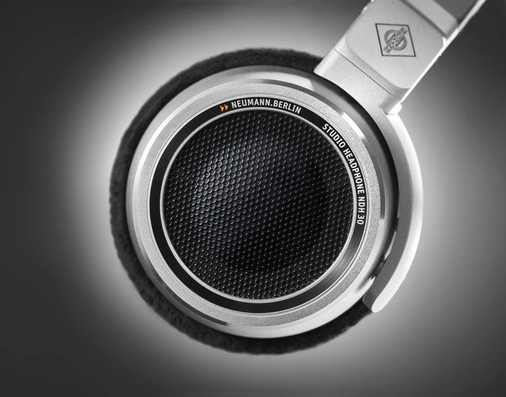 Neumann NDH 30 - open-back studio ausinės skirta monitoring, editing ir mixing