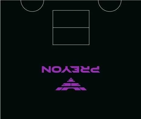 PREYON prekės ženklo logotipas ant juodo paviršiaus