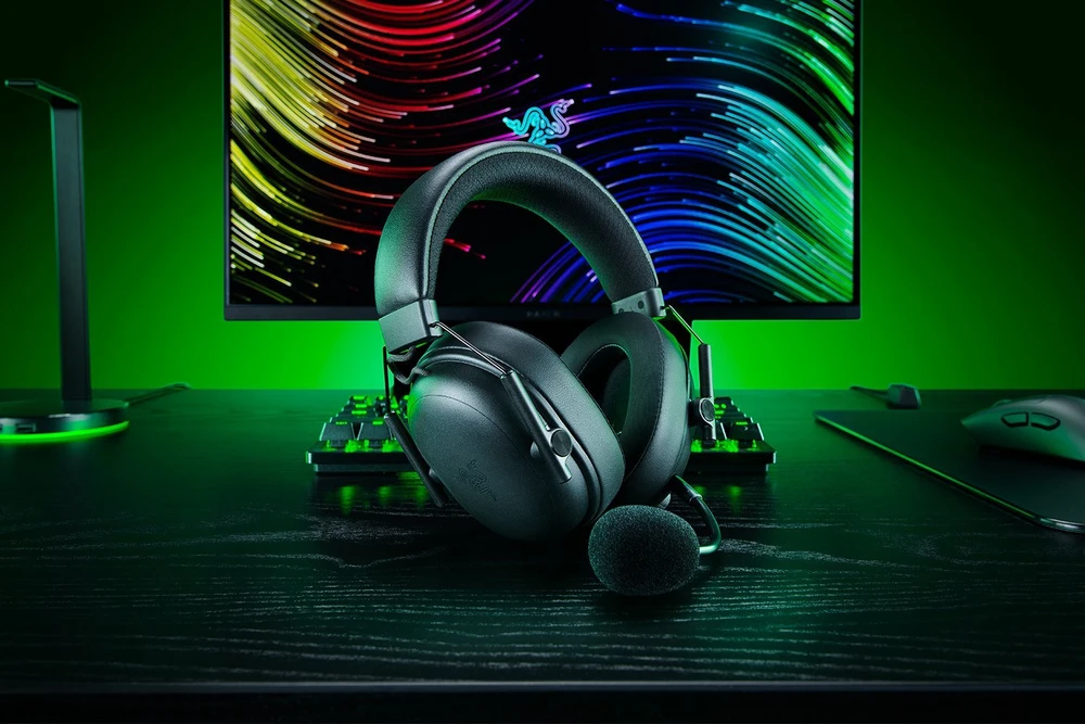 Razer Blackshark V3 juodos belaidės ausinės su mikrofonu