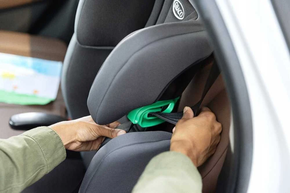 Automobilinė kėdutė Graco Junior Maxi R129, Juodos spalvos