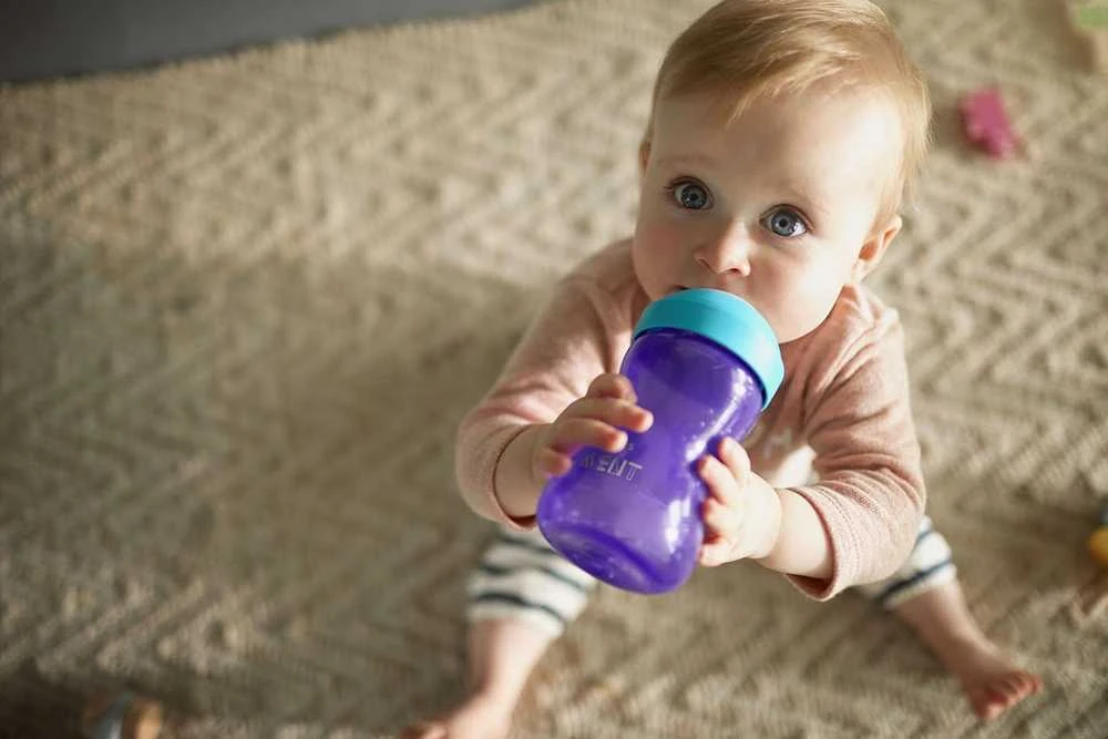 Philips AVENT puodelis minkštu, kramtymui atspariu snapeliu, 300 ml, violetinis