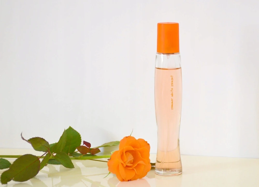 Avon Summer Baltas Sunset tualetinio vandens purškiklis 50ml