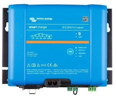 Azo „Victron Energy Phoenix Smart IP43“ įkroviklis 12/30 (1+1) 120/240V