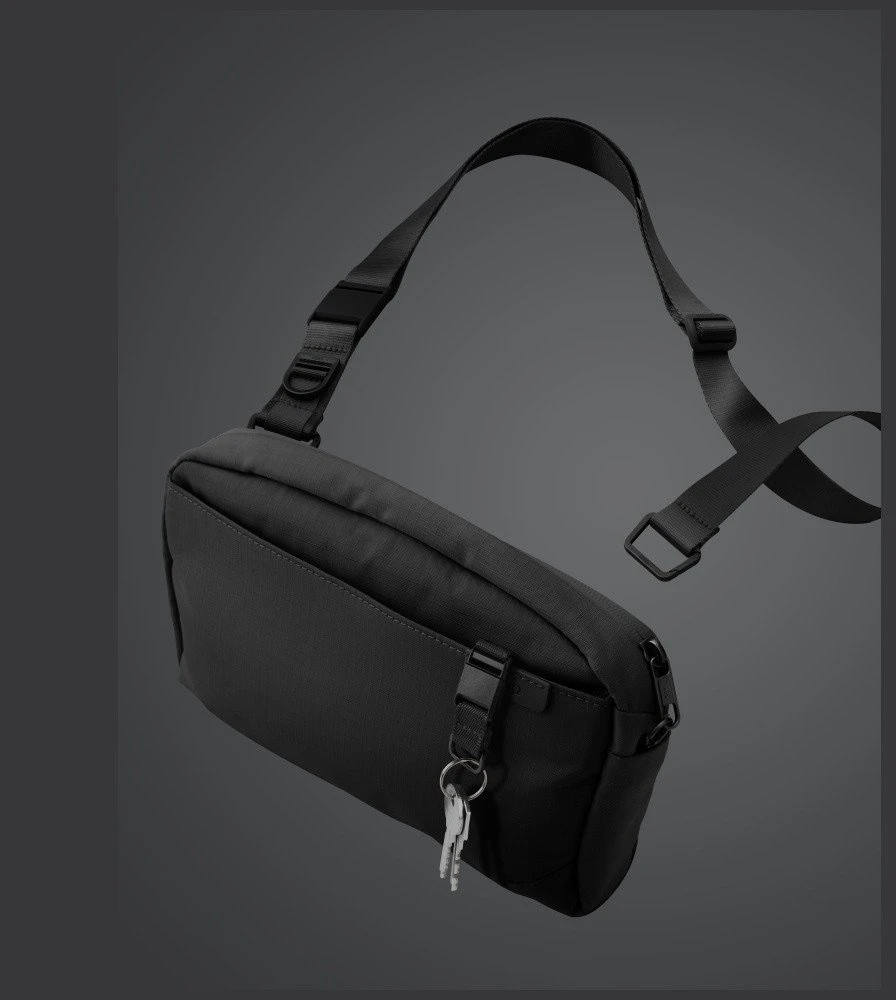 Bag UNIQ Arden Sling 2L juodos spalvos