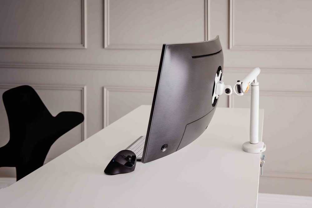 Bakker Elkhuizen BakkerElkhuizen Laikiklis na monitorius na monitorius 35'' BE Flexible Single (BNEBFSW)