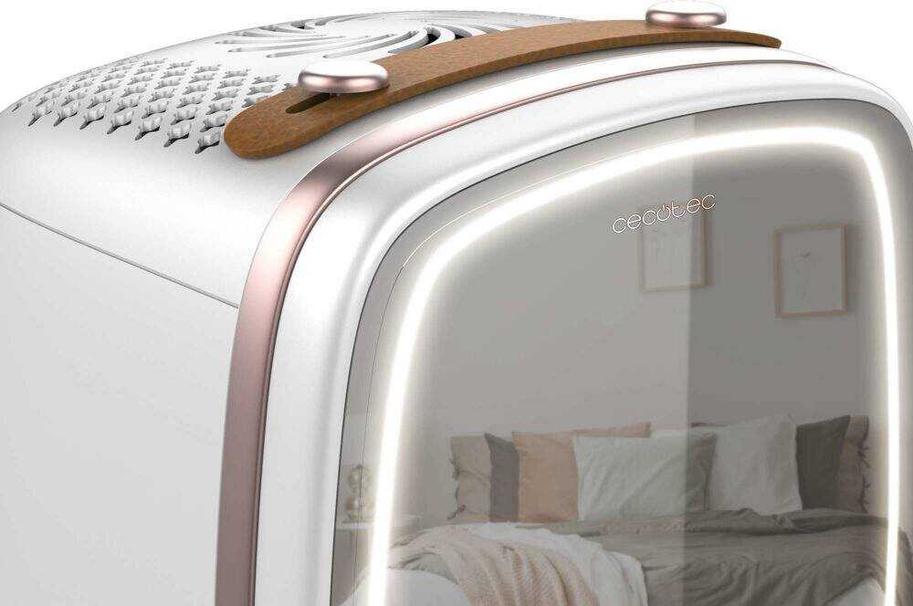 Cecotec Šaldytuvas kosmetyczna Bamba CoolingBeauty 6000 Mirror Baltas