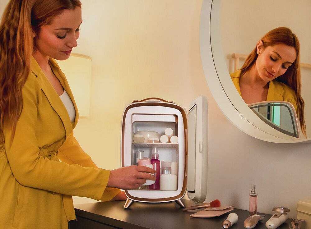 Cecotec Šaldytuvas kosmetyczna Bamba CoolingBeauty 6000 Mirror Baltas