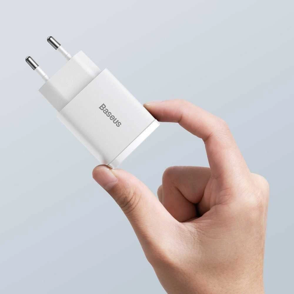 „Baseus“ kompaktiškas įkroviklis 1 x USB-A 1 x USB-C 3 A (6953156207240)