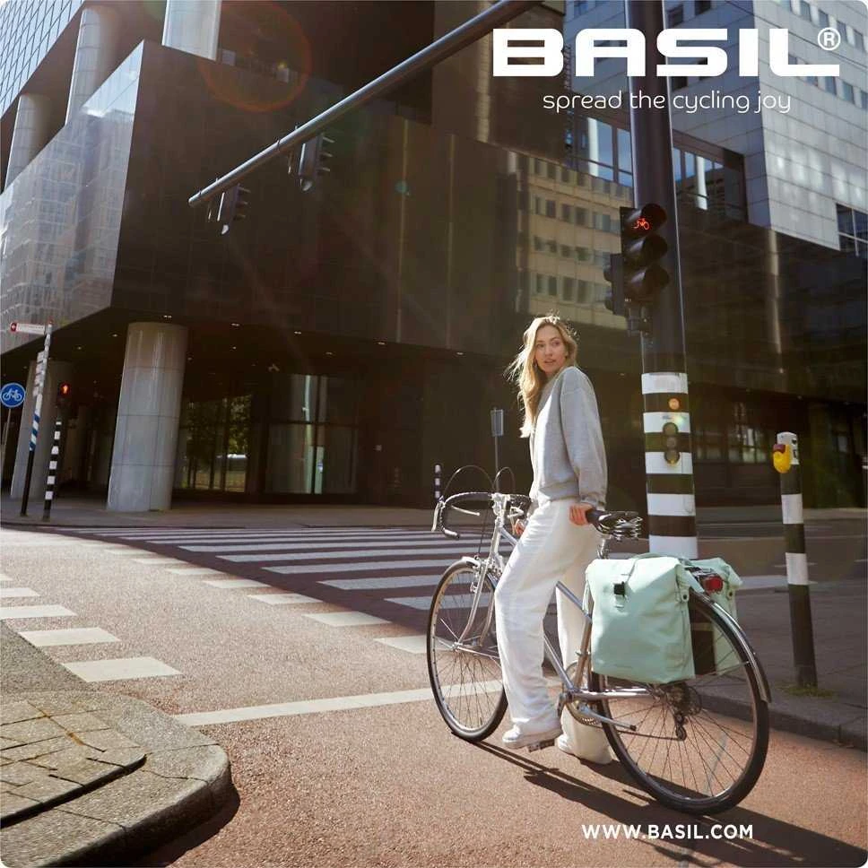 Basil SOHO DOUBLE PANNIER BAG NORDLICHT MIK, MIK System (paruošta naudoti) 41L 100% vandeniui atsparus pastelinis žalias apšvietimas Nordlicht Technolog