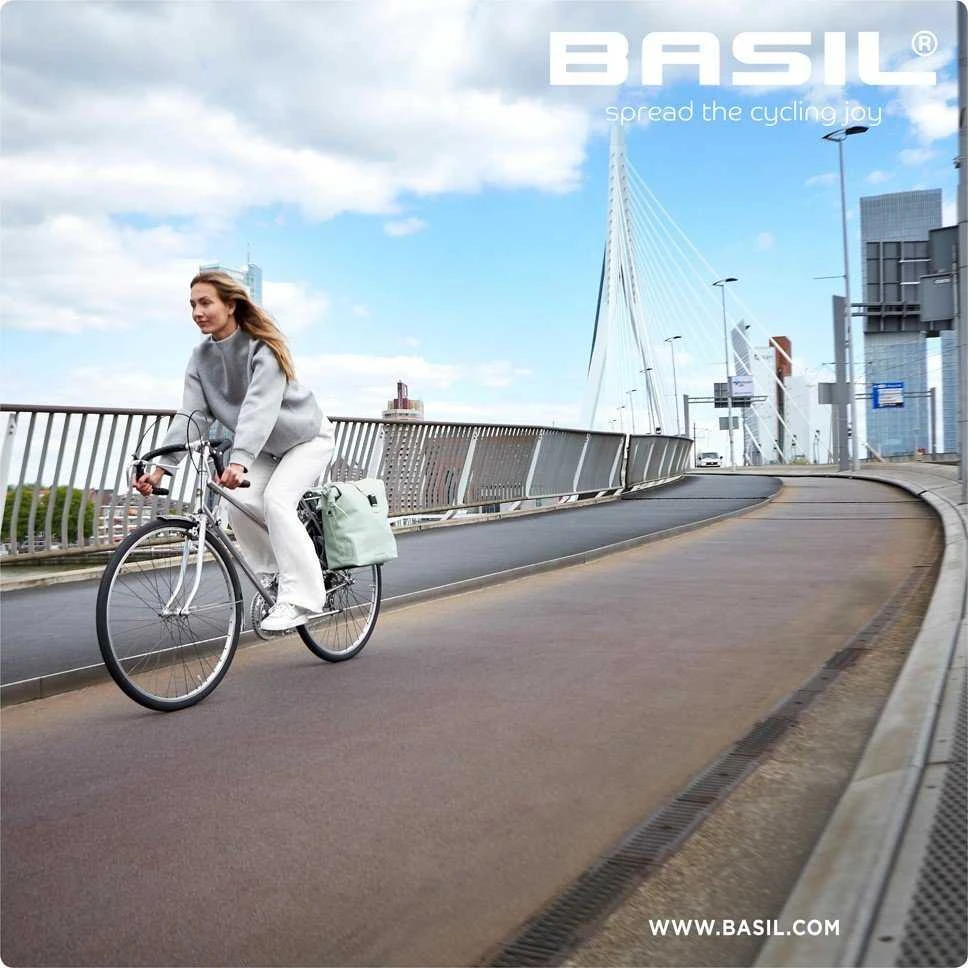 Basil SOHO dvigubas krepšys-maišelis NORDLICHT MIK, MIK sistema (paruoštas kelionei), 41 l, 100 % atsparus vandeniui, samanų žalios spalvos apšvietimas, Nordlicht Technology