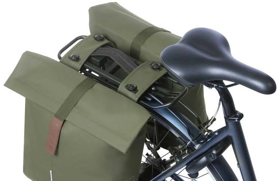 Basil Dviejų dalių miesto sakva BASIL CITY DOUBLE PANNIER BAG MIK 28-32L, MIK sistema (paruošta naudojimui), samanų žalios spalvos (NAUJA 2025)