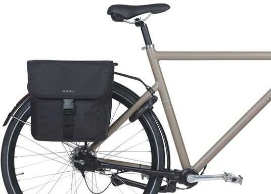 Basil miesto dviratininko sakva dviguba BASIL GO DOUBLE BAG 32L, Universal Bridge System, solid juodas (NEW 2025)