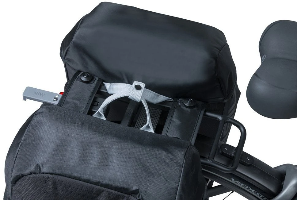 Basil Dviejų dalių dviračio bagažinės krepšys BASIL MILES DOUBLE PANNIER BAG MIK 34L, MIK sistema (paruošta naudoti), 100 % atsparus vandeniui, juoda su lime