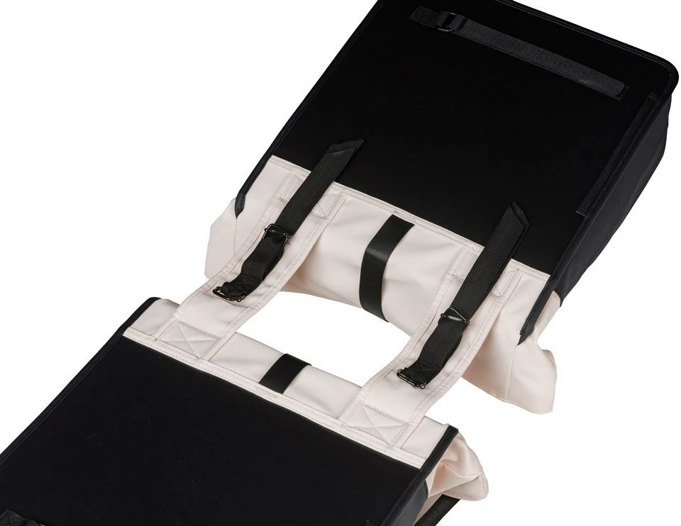 Basil Dviejų dalių sakwa, tvirtinama prie bagažinės BASIL CLOVE DOUBLE PANNIER BAG 28-35L, Universal Bridge System, nebalinta balta/juoda