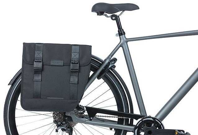 Basil Dviejų skyrių miesto kuprinė BASIL TOUR DOUBLE PANNIER BAG XL 35L, Universal Bridge System, atsparus vandeniui juoda