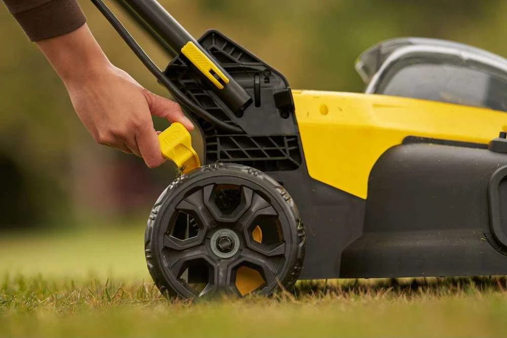Vejapjovė Stanley SFMCMW2651M-QW; 18 V; 2x4,0 Ah akum.
