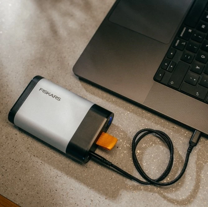 Akumuliatorius Fiskars, 12 V, li-ion, 4000 mAh
