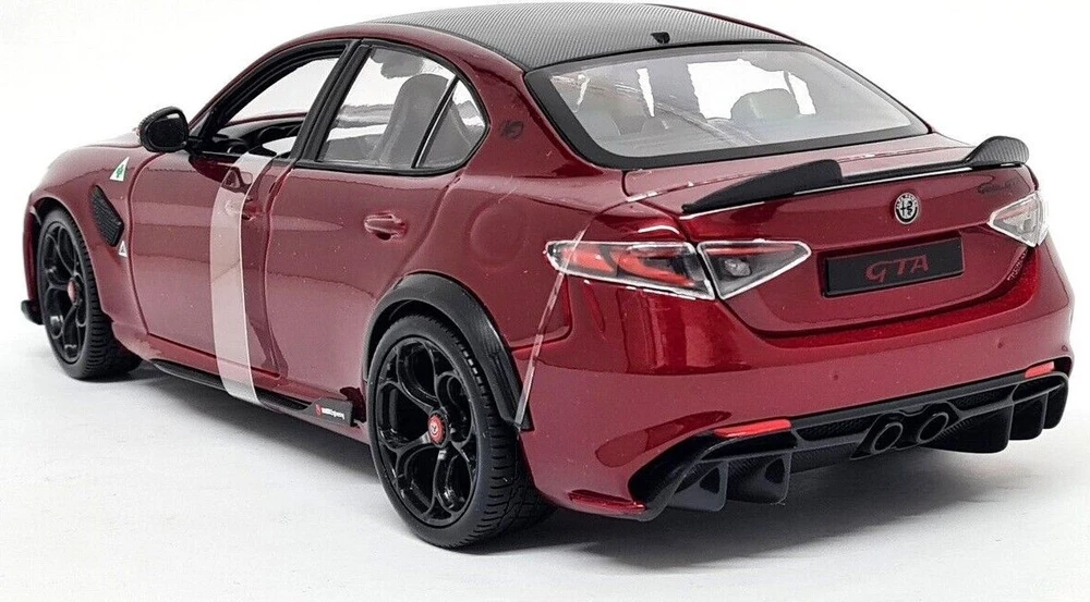 Bburago BBU 1:18 AlfaRomeo Giulia GTA Raudona 11048RD 10483