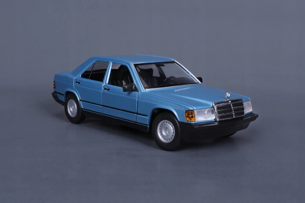 BBURAGO 1:24 Automodelis 1987 Mersedes - Benz 190E 2.6, 18-21103 BU
