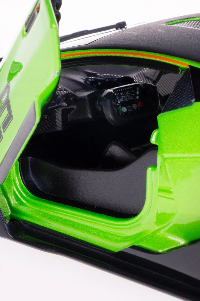 Bburago BBU 1:24 Lamborghini NI Count.800-4 Baltas 21102WT