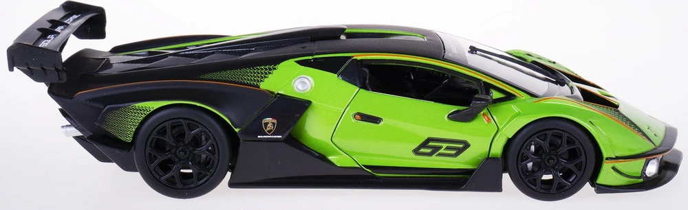 Bburago BBU 1:24 Lamborghini NI Count.800-4 Baltas 21102WT