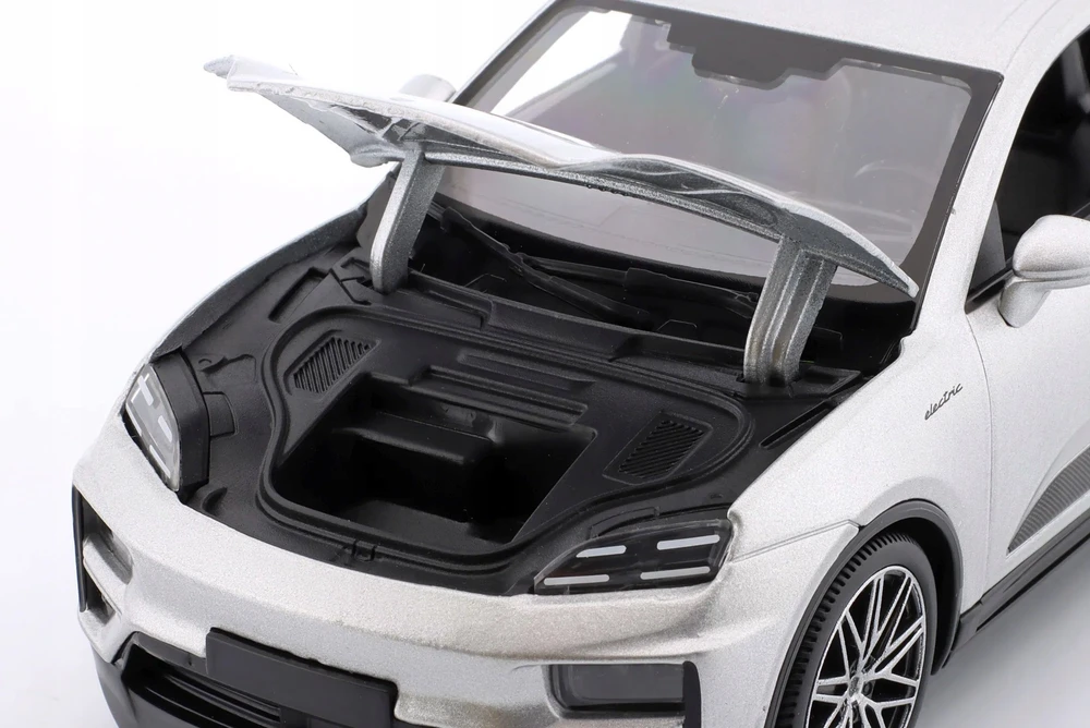 Bburago BBU 1:24 Porsche Macan Turbo Electric 21114