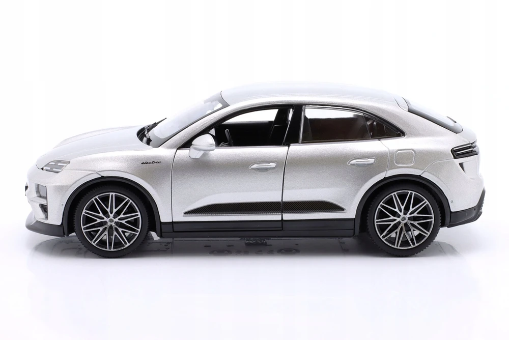 Bburago BBU 1:24 Porsche Macan Turbo Electric 21114