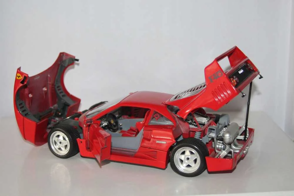 Bburago 1:43 Automobilis Ferrari, asorti.