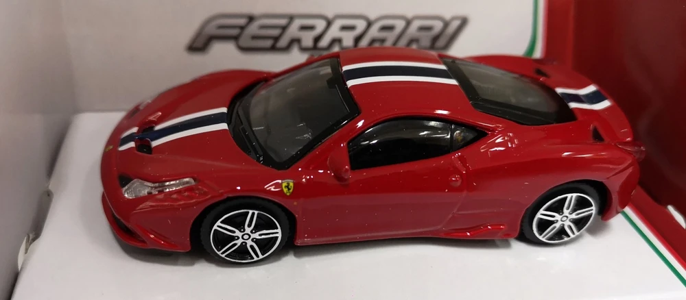 Bburago 1:43 Automobilis Ferrari, asorti.