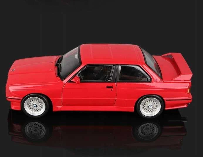 BBURAGO 1:24 Automodelis 1988 BMW 3 serijos M3, 18-21100 RD