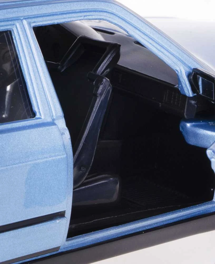 Bburago BBU 1:24 1987 Mercedes-Benz 190E Raudona 21103RD