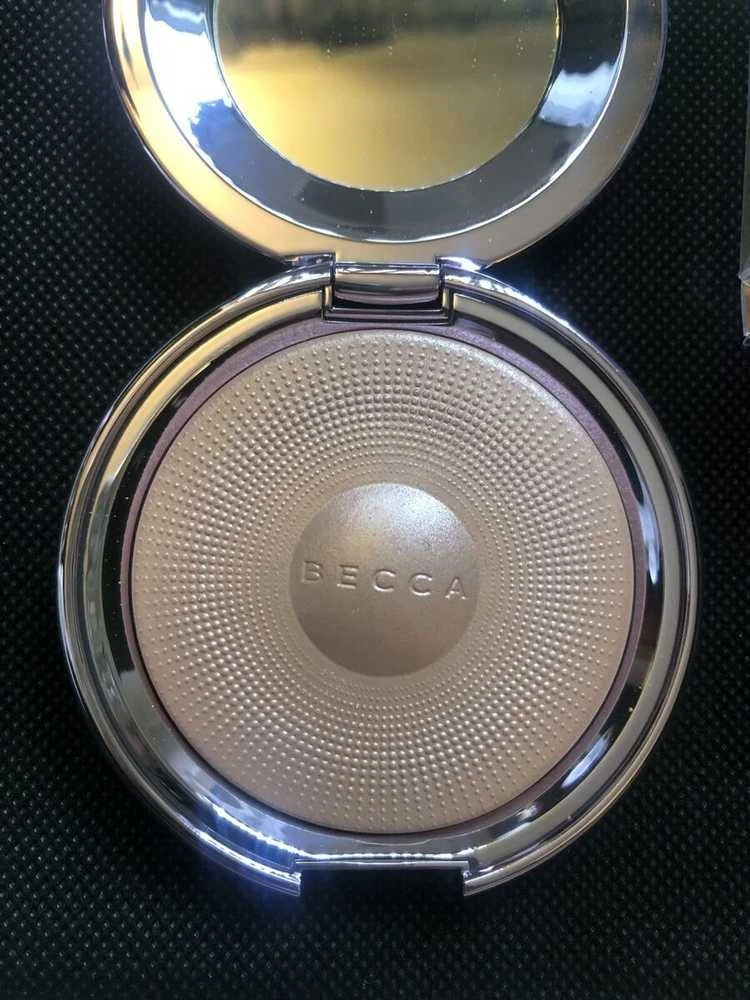 „Becca Pearl Glow“ žvilgantys šviesą atspindintys milteliai 3,3 g