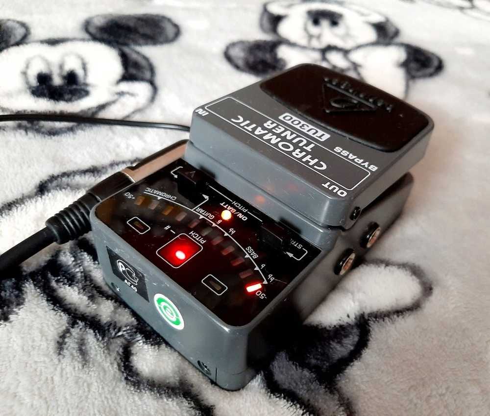 Behringer TU300