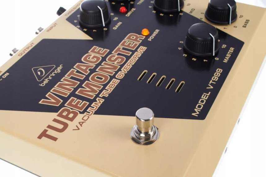 Behringer VT999