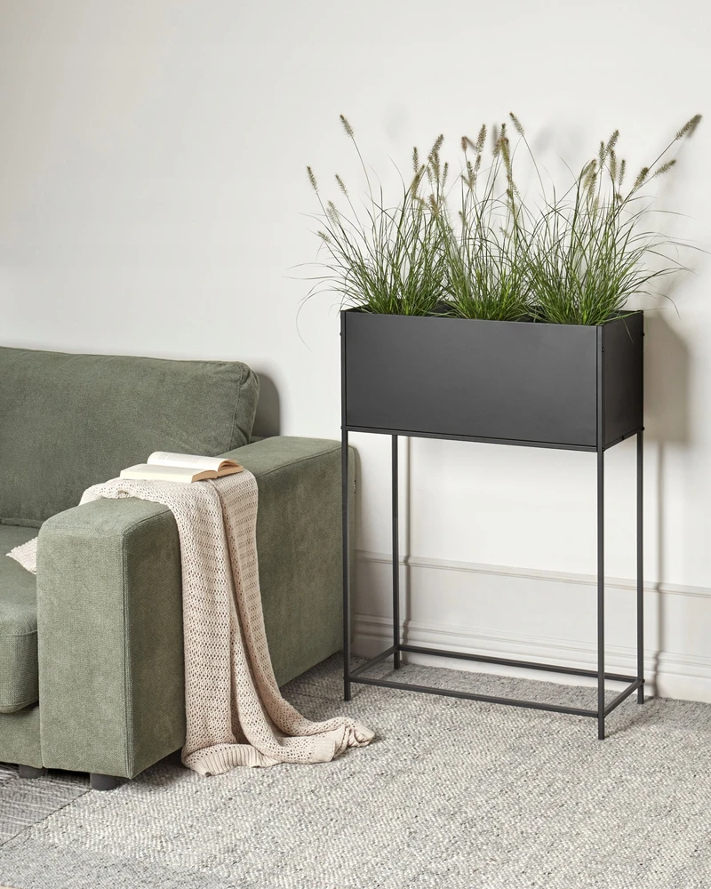 Beliani Vazonas ant kojelių TAPIEN metalinis 70 cm juodas