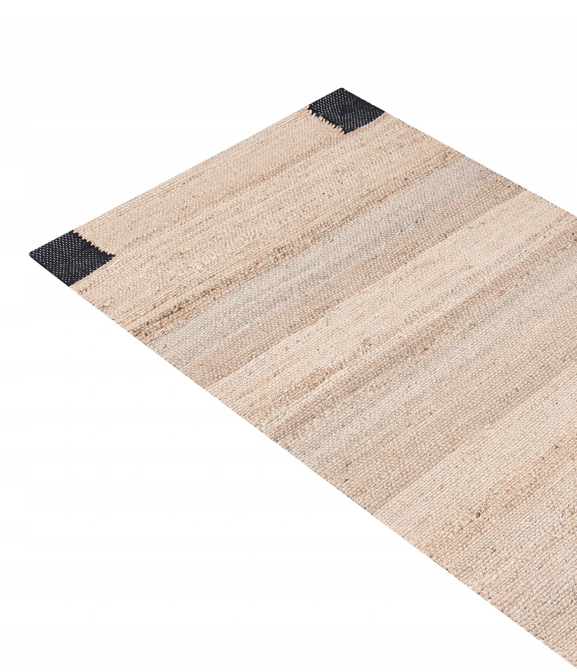 Beliani Kilimas AMRAVATI juodas / smėlio spalvos 80 x 300 cm džiutas
