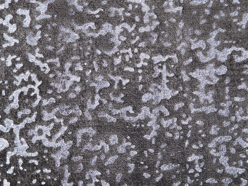 Beliani Kilimas ESEL sidabrinis 160 x 230 cm viskozė