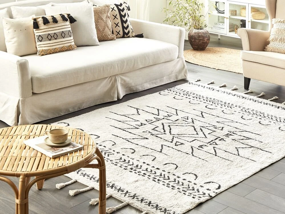 Beliani Kiliminis KHOURIBGA, kreminė balta spalva, 140 x 200 cm, medvilninis