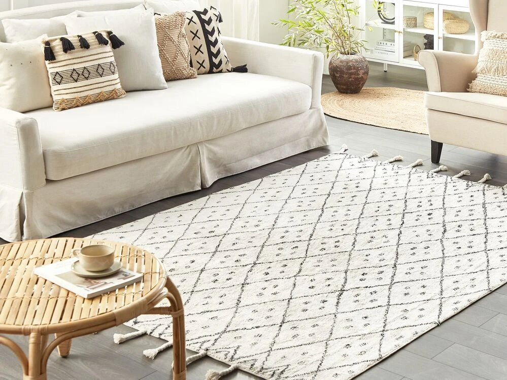 Beliani Kilimas AGADIR kreminės baltos spalvos 140 x 200 cm medvilninis